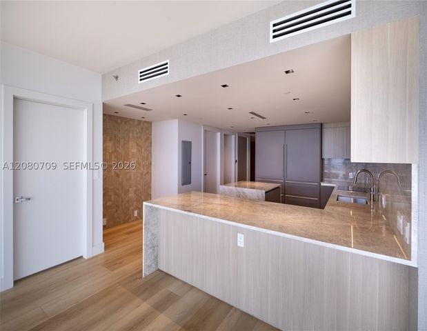 465 Brickell Ave PH5701, Miami, FL 33131