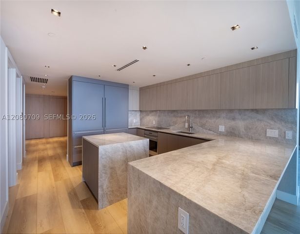 465 Brickell Ave PH5701, Miami, FL 33131