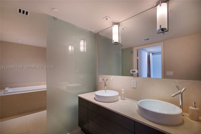 465 Brickell Ave PH5701, Miami, FL 33131