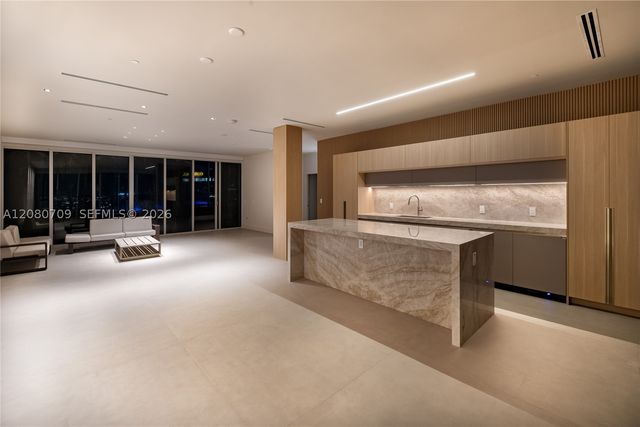 465 Brickell Ave PH5701, Miami, FL 33131