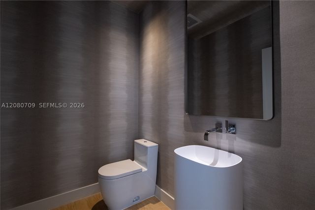 465 Brickell Ave PH5701, Miami, FL 33131