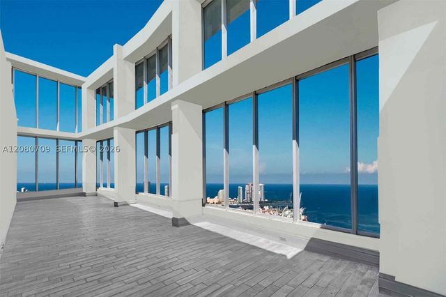 465 Brickell Ave PH5701, Miami, FL 33131