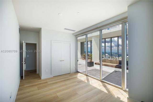 465 Brickell Ave PH5701, Miami, FL 33131