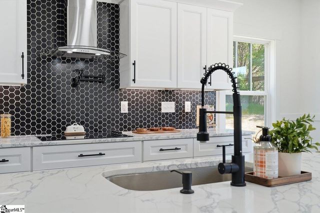 14 Briarwood Court, Simpsonville, SC 29681