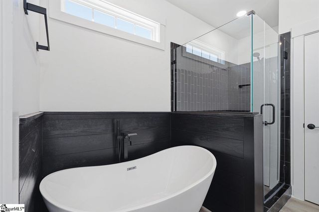 14 Briarwood Court, Simpsonville, SC 29681