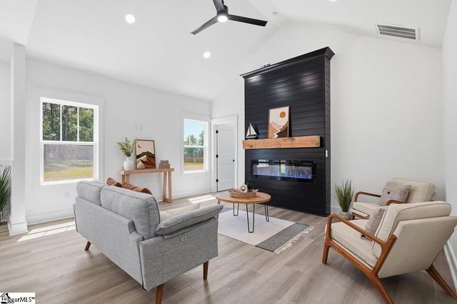 14 Briarwood Court, Simpsonville, SC 29681