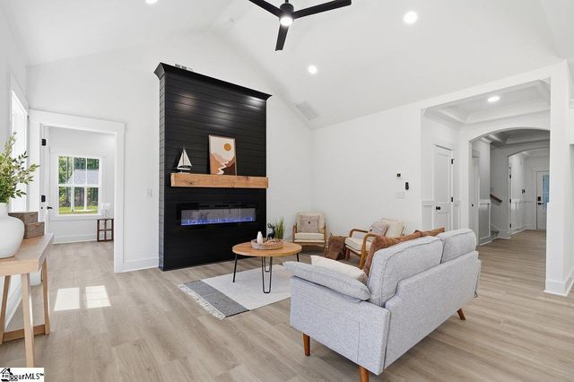 14 Briarwood Court, Simpsonville, SC 29681