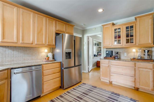 3033 6th Avenue, Fort Worth, TX 76110