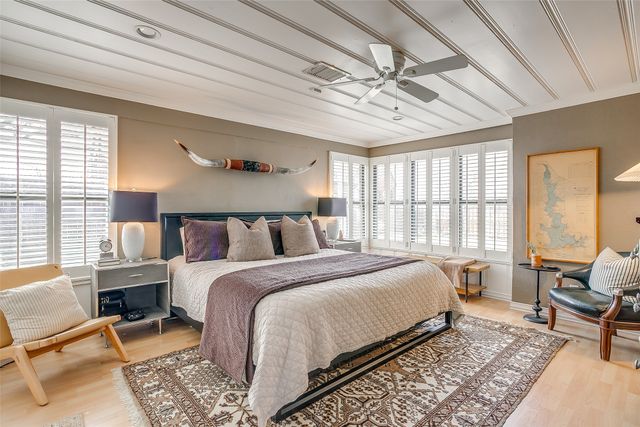 3033 6th Avenue, Fort Worth, TX 76110