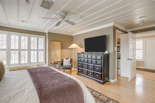 3033 6th Avenue, Fort Worth, TX 76110