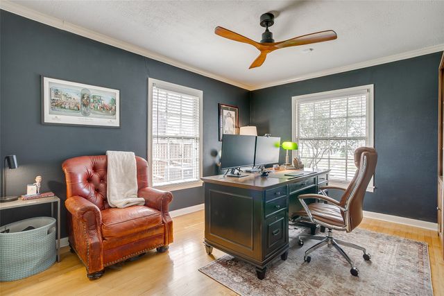 3033 6th Avenue, Fort Worth, TX 76110