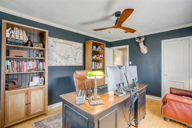 3033 6th Avenue, Fort Worth, TX 76110