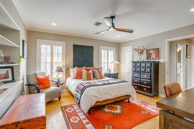 3033 6th Avenue, Fort Worth, TX 76110