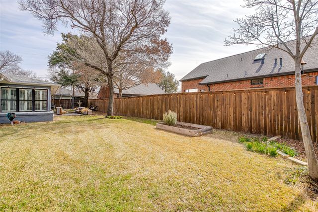 3033 6th Avenue, Fort Worth, TX 76110