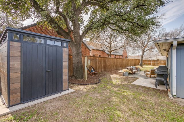 3033 6th Avenue, Fort Worth, TX 76110