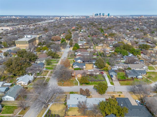 3033 6th Avenue, Fort Worth, TX 76110