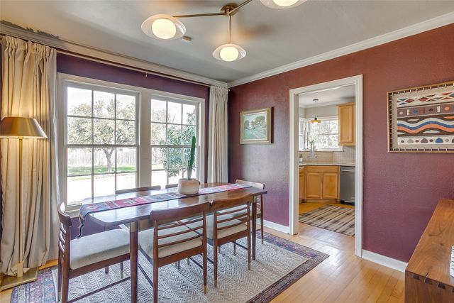 3033 6th Avenue, Fort Worth, TX 76110