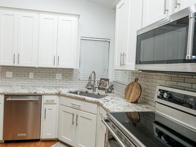 7699 E Hannah Ave, Hilmar, CA 95324