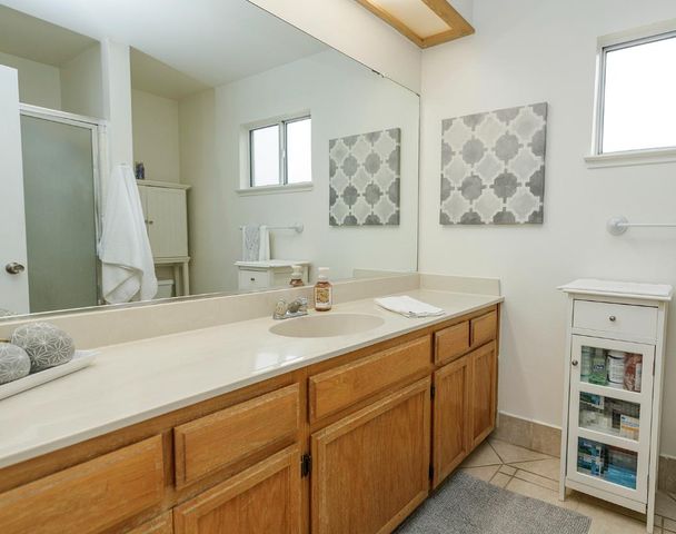 7699 E Hannah Ave, Hilmar, CA 95324