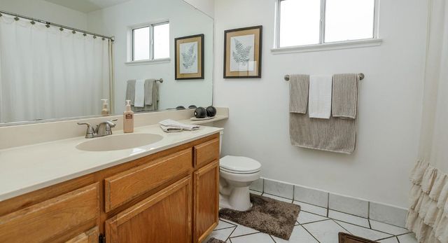 7699 E Hannah Ave, Hilmar, CA 95324