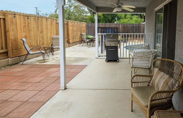 7699 E Hannah Ave, Hilmar, CA 95324