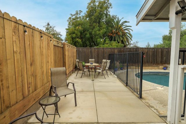 7699 E Hannah Ave, Hilmar, CA 95324