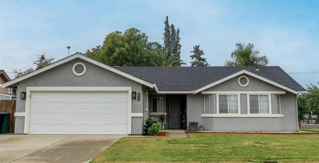 7699 E Hannah Ave, Hilmar, CA 95324