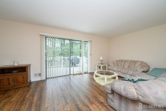 3 Senna Drive, Sayreville, NJ 08859