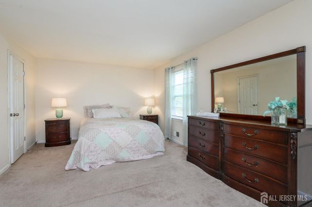 3 Senna Drive, Sayreville, NJ 08859