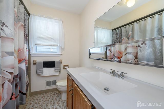 3 Senna Drive, Sayreville, NJ 08859