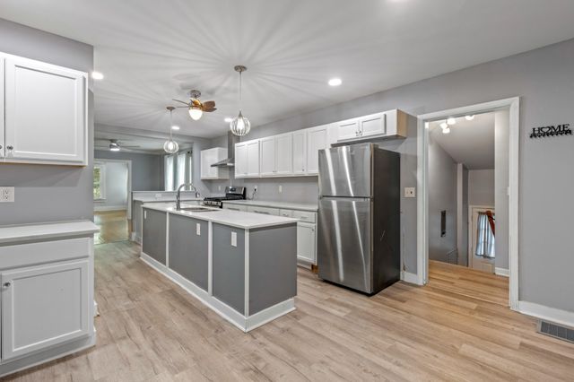 110 Wheeler Avenue, Pikeville, TN 37367