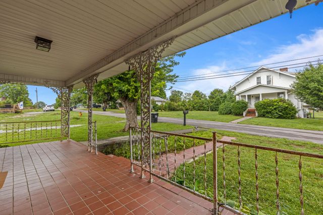 110 Wheeler Avenue, Pikeville, TN 37367