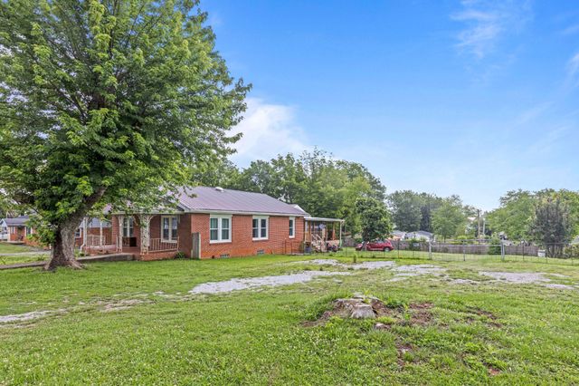 110 Wheeler Avenue, Pikeville, TN 37367