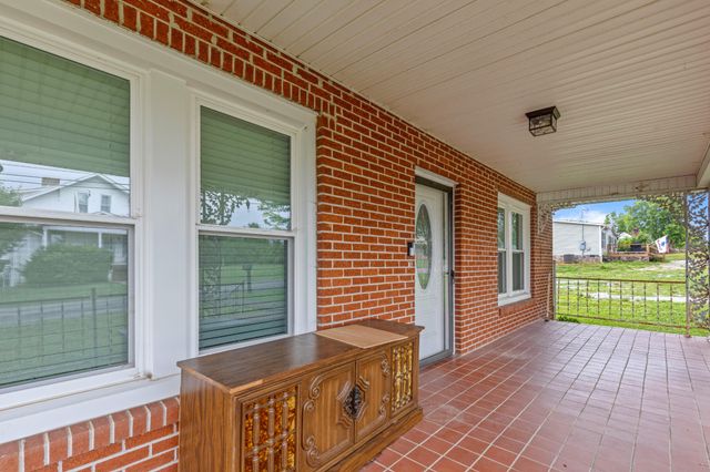110 Wheeler Avenue, Pikeville, TN 37367