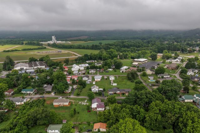 110 Wheeler Avenue, Pikeville, TN 37367