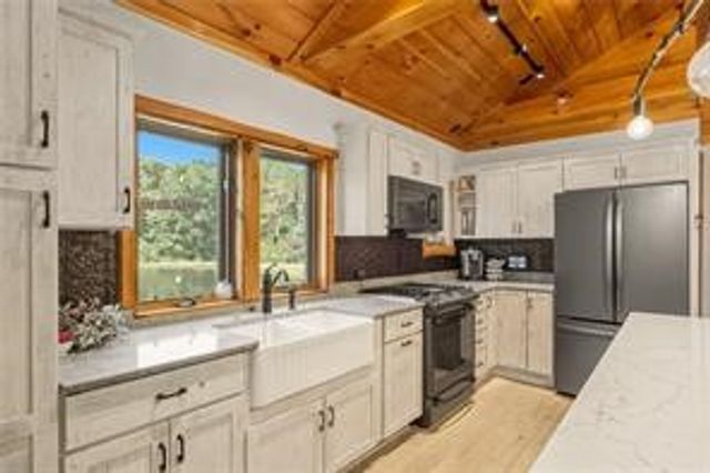 128 Courson Lane, Allegheny Twp, PA 16373