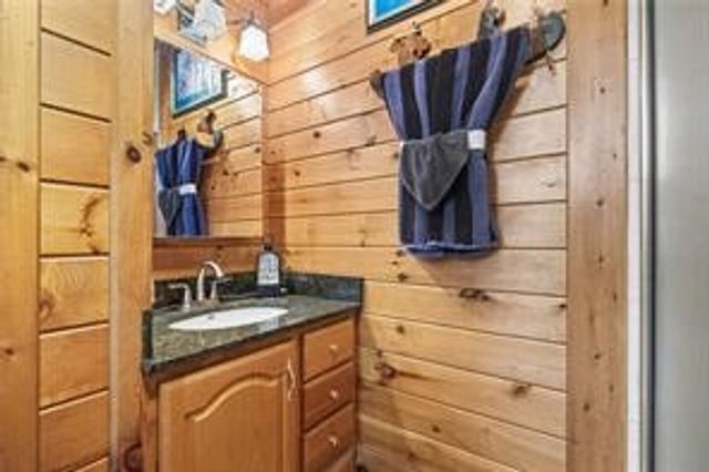 128 Courson Lane, Allegheny Twp, PA 16373