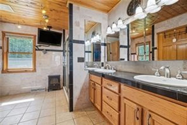 128 Courson Lane, Allegheny Twp, PA 16373