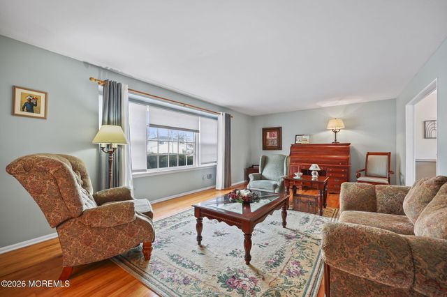 23 Sherwood Road, Parlin, NJ 08859