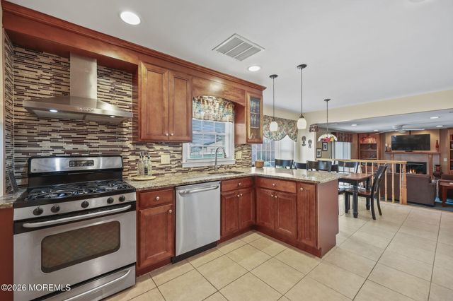 23 Sherwood Road, Parlin, NJ 08859