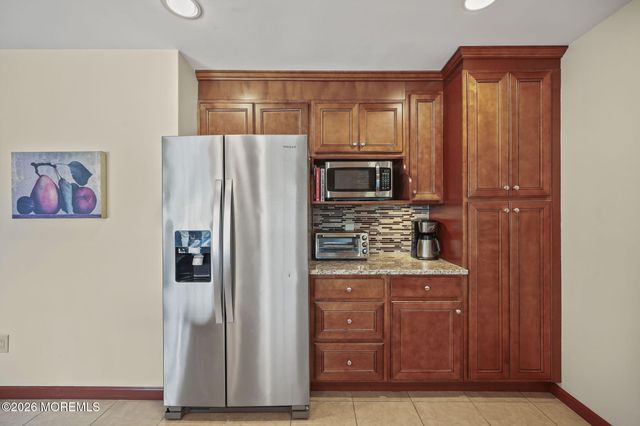 23 Sherwood Road, Parlin, NJ 08859