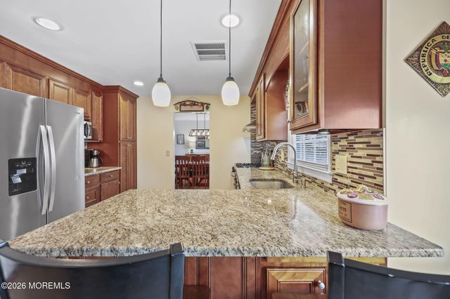 23 Sherwood Road, Parlin, NJ 08859