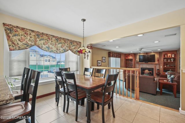 23 Sherwood Road, Parlin, NJ 08859