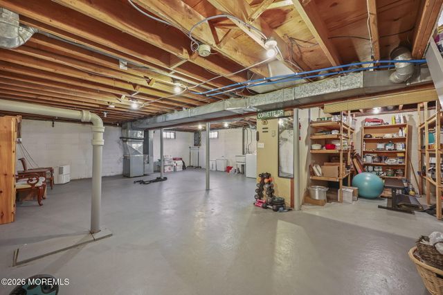 23 Sherwood Road, Parlin, NJ 08859