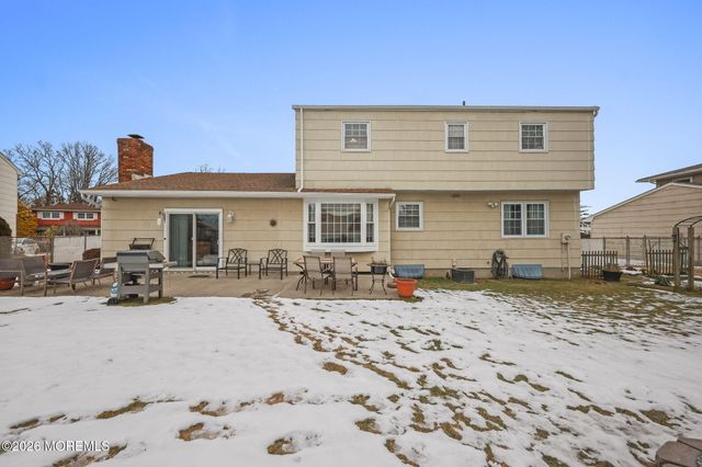 23 Sherwood Road, Parlin, NJ 08859