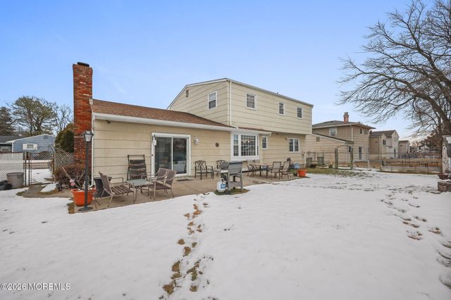 23 Sherwood Road, Parlin, NJ 08859