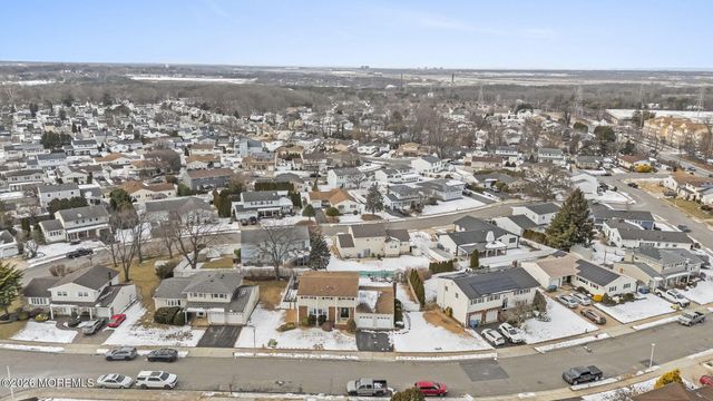 23 Sherwood Road, Parlin, NJ 08859