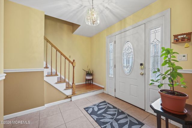 23 Sherwood Road, Parlin, NJ 08859