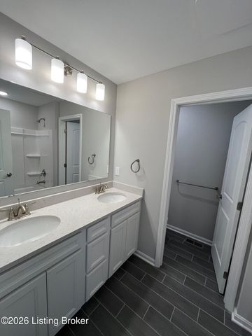 4007 Mosswood Ln, La Grange, KY 40031