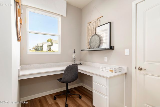 4007 Mosswood Ln, La Grange, KY 40031